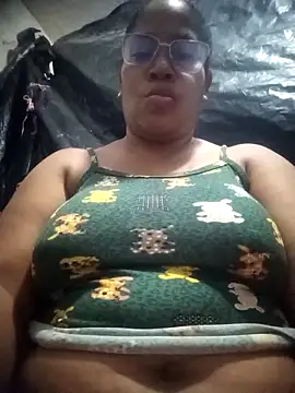 Snapshot of Big_ass_submissive chatting on December 3, 2025, 1:28 am Big ass submissive online show from December 3, 2025, 1:28 am