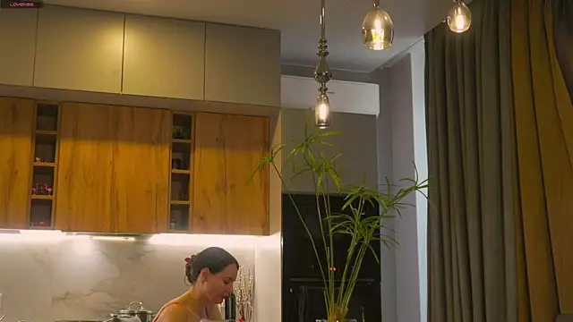 Anny Molly online show from November 9, 2025, 6:06 am