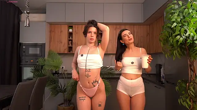 Snapshot of Anny_Molly chatting on April 3, 2026, 6:09 am Anny Molly online show from April 3, 2026, 6:09 am