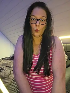 Swiss Lady online show from May 16, 2026, 8:52 pm