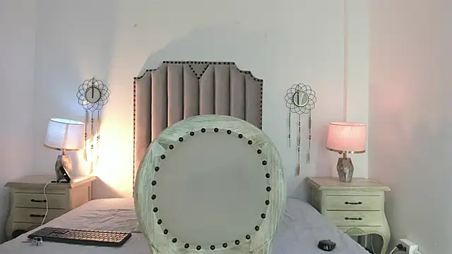 Snapshot of LanaFerrer chatting on December 4, 2025, 7:46 pm LanaFerrer online show from December 4, 2025, 7:46 pm