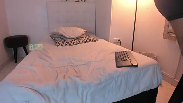 Mr Klein 69 online show from September 10, 2025, 2:05 pm