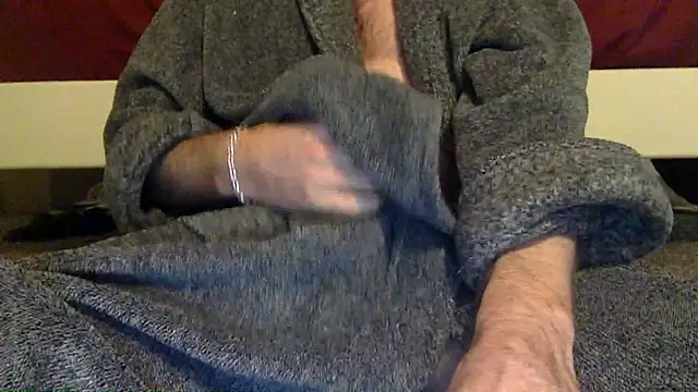 Snapshot of Zluxx chatting on November 8, 2025, 12:25 am Zluxx online show from November 8, 2025, 12:25 am