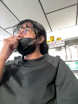 Kyra  Rose online show from December 19, 2025, 7:27 pm