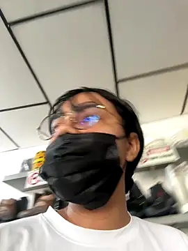 Snapshot of Kyra__Rose chatting on November 28, 2025, 5:35 pm Kyra Rose online show from November 28, 2025, 5:35 pm