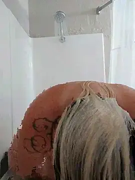 smoothlikemilk09 online show from November 6, 2025, 4:05 am