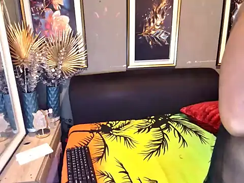 Snapshot of AngelEbony chatting on December 3, 2025, 8:36 am AngelEbony online show from December 3, 2025, 8:36 am