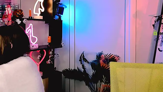 luna tin online show from November 2, 2025, 2:16 am