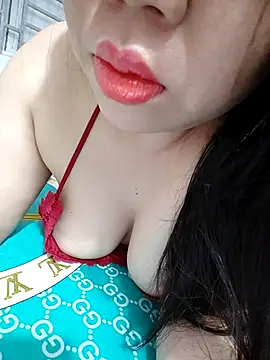 Snapshot of Julyy08 chatting on November 12, 2025, 4:22 pm Julyy08 online show from November 12, 2025, 4:22 pm