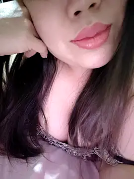 Snapshot of Julyy08 chatting on December 16, 2025, 4:33 pm Julyy08 online show from December 16, 2025, 4:33 pm