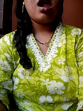 Snapshot of angry_couplez chatting on February 24, 2026, 2:45 am angry couplez online show from February 24, 2026, 2:45 am