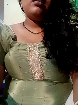 Snapshot of angry_couplez chatting on February 15, 2026, 7:42 am angry couplez online show from February 15, 2026, 7:42 am