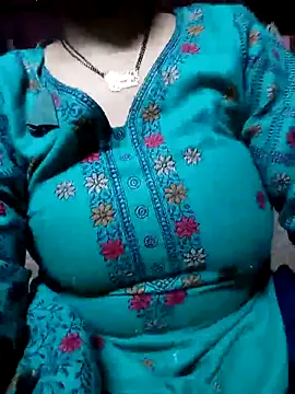 Snapshot of angry_couplez chatting on February 19, 2026, 7:27 am angry couplez online show from February 19, 2026, 7:27 am