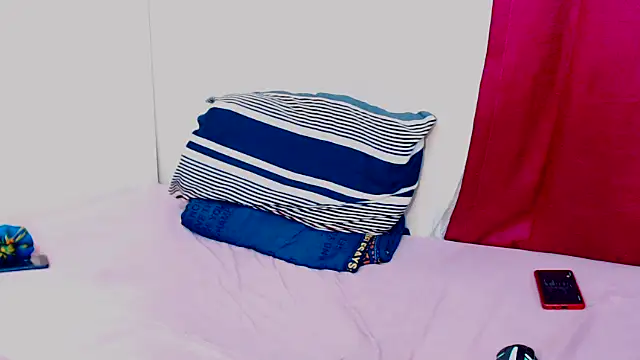 Snapshot of FreakyScarlet00 chatting on October 4, 2025, 7:32 am FreakyScarlet00 online show from October 4, 2025, 7:32 am