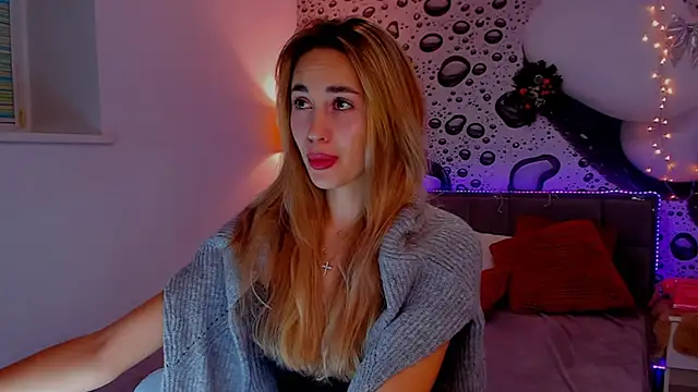 Snapshot of AlexaWilds chatting on December 20, 2025, 1:25 pm AlexaWilds online show from December 20, 2025, 1:25 pm