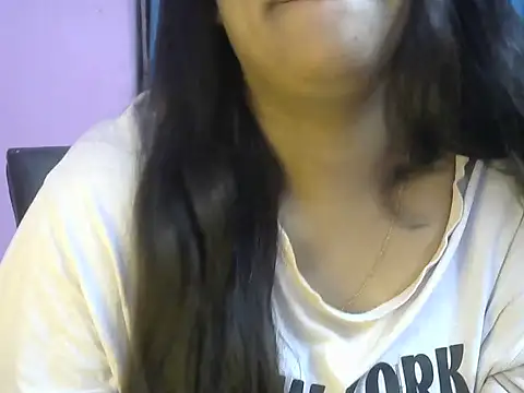 Snapshot of Queenxxx98 chatting on October 22, 2025, 8:08 pm Queenxxx98 online show from October 22, 2025, 8:08 pm