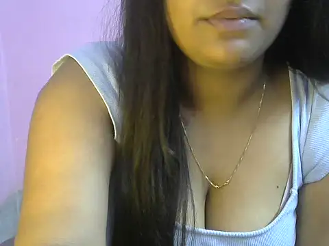 Snapshot of Queenxxx98 chatting on February 3, 2026, 6:46 pm Queenxxx98 online show from February 3, 2026, 6:46 pm