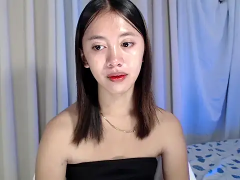 lovely kiannaHugecock online show from September 12, 2025, 8:41 pm