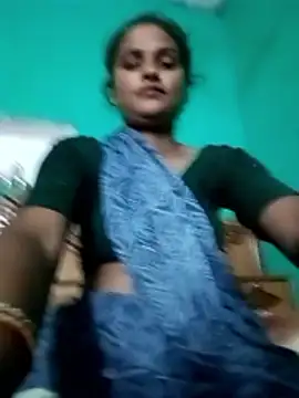 Snapshot of Sapna9685 chatting on October 22, 2025, 4:28 pm Sapna9685 online show from October 22, 2025, 4:28 pm