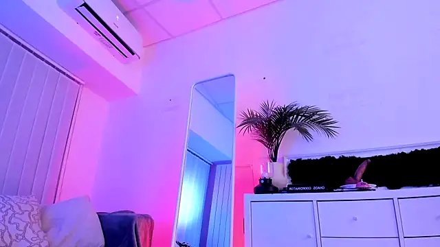 Snapshot of Mary_Lori chatting on December 5, 2025, 7:18 am Mary Lori online show from December 5, 2025, 7:18 am