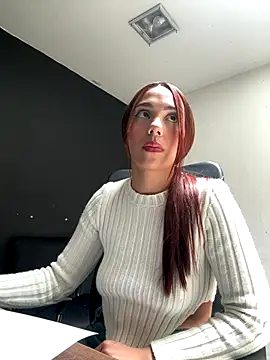 Snapshot of nikolevoshkie_ chatting on September 19, 2025, 5:28 pm nikolevoshkie online show from September 19, 2025, 5:28 pm