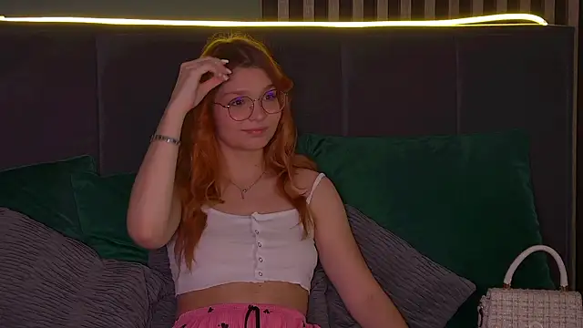 Snapshot of BellaMarebelle chatting on September 21, 2025, 4:06 am BellaMarebelle online show from September 21, 2025, 4:06 am