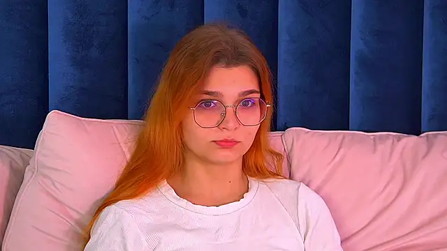 Snapshot of BellaMarebelle chatting on October 16, 2025, 4:21 am BellaMarebelle online show from October 16, 2025, 4:21 am