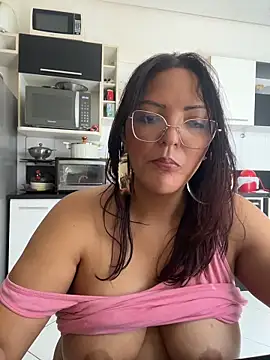 Snapshot of AuroraChest chatting on April 2, 2026, 3:30 pm AuroraChest online show from April 2, 2026, 3:30 pm