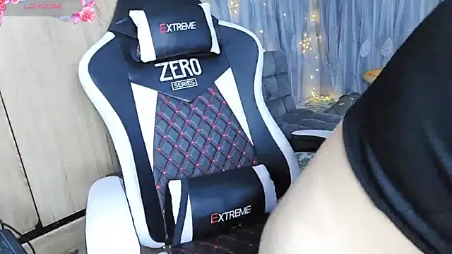 Jade-0906 online show from September 27, 2025, 4:29 am