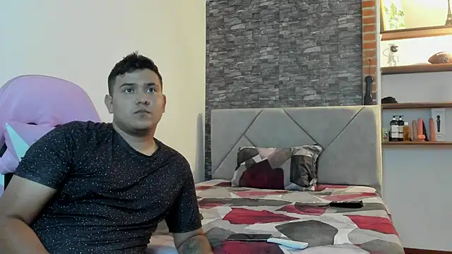 Snapshot of Sexxyy_Couple_ chatting on March 20, 2026, 1:50 am Sexxyy Couple online show from March 20, 2026, 1:50 am