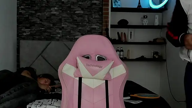 Snapshot of Sexxyy_Couple_ chatting on March 1, 2026, 5:07 am Sexxyy Couple online show from March 1, 2026, 5:07 am