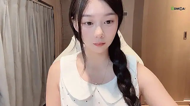 Makinghappymyself  online show from November 5, 2025, 7:11 am