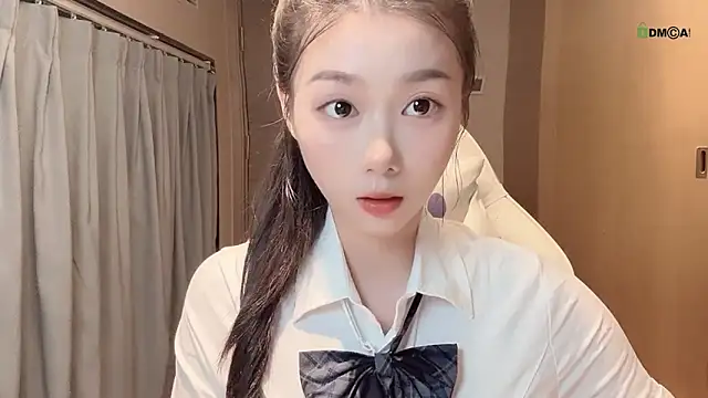 Makinghappymyself  online show from November 2, 2025, 7:02 am