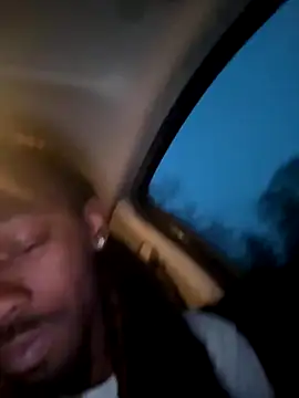 Snapshot of Scattyboo chatting on December 1, 2025, 12:06 pm Scattyboo online show from December 1, 2025, 12:06 pm