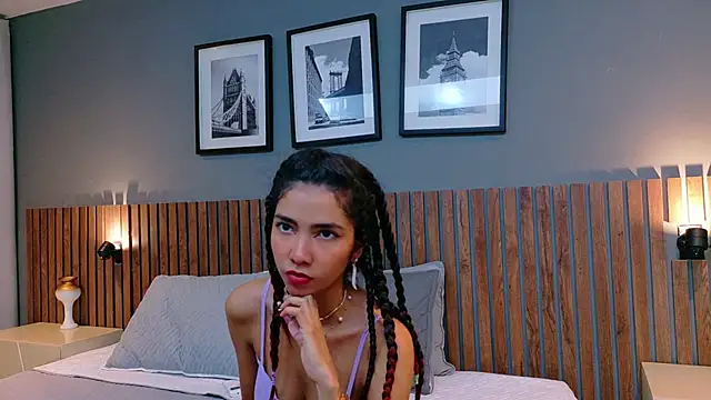 Snapshot of luna_roja25 chatting on September 24, 2025, 1:28 pm luna roja25 online show from September 24, 2025, 1:28 pm