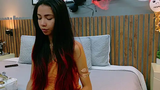 Snapshot of luna_roja25 chatting on October 31, 2025, 12:57 pm luna roja25 online show from October 31, 2025, 12:57 pm