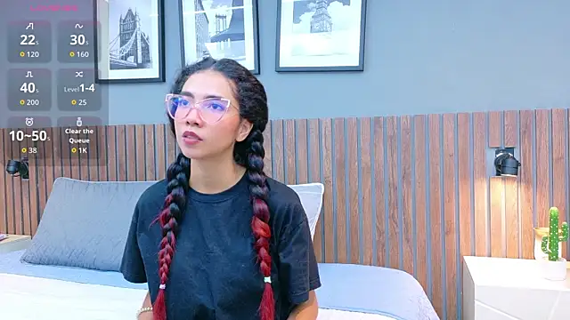 Snapshot of luna_roja25 chatting on September 15, 2025, 1:33 pm luna roja25 online show from September 15, 2025, 1:33 pm