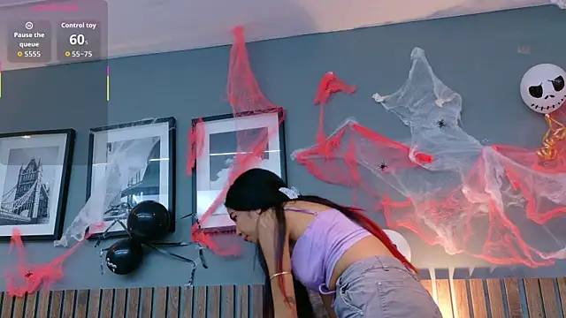 Snapshot of luna_roja25 chatting on October 20, 2025, 1:33 pm luna roja25 online show from October 20, 2025, 1:33 pm