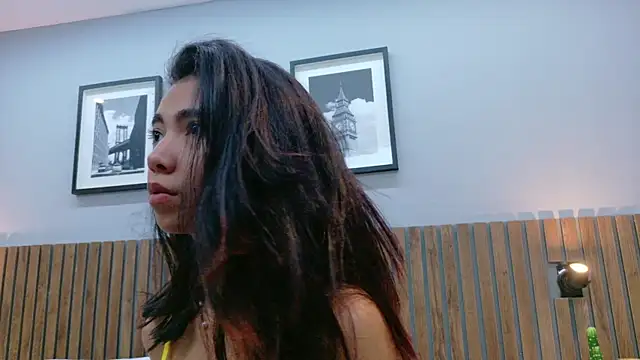 Snapshot of luna_roja25 chatting on December 22, 2025, 2:17 pm luna roja25 online show from December 22, 2025, 2:17 pm