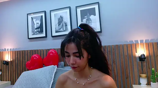 Snapshot of luna_roja25 chatting on February 18, 2026, 12:56 pm luna roja25 online show from February 18, 2026, 12:56 pm