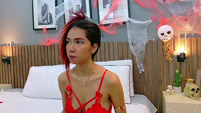 Snapshot of luna_roja25 chatting on October 27, 2025, 1:56 pm luna roja25 online show from October 27, 2025, 1:56 pm