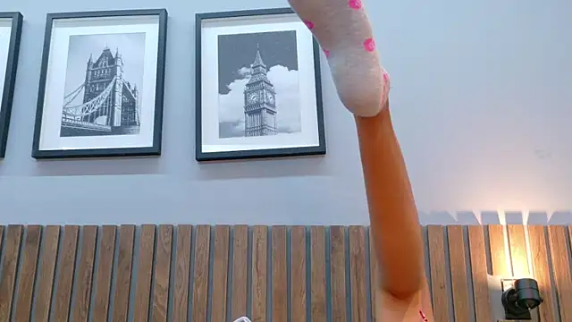 Snapshot of luna_roja25 chatting on January 5, 2026, 5:27 pm luna roja25 online show from January 5, 2026, 5:27 pm