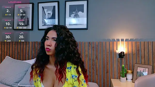 Snapshot of luna_roja25 chatting on October 3, 2025, 1:23 pm luna roja25 online show from October 3, 2025, 1:23 pm