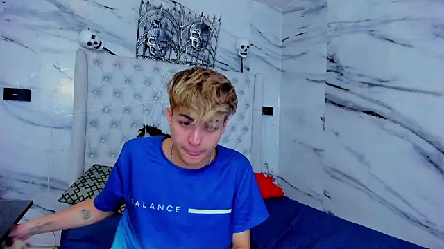 Ari and Storm online show from November 8, 2025, 3:15 pm