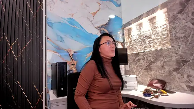 Scarlett 14  online show from January 7, 2026, 3:33 am