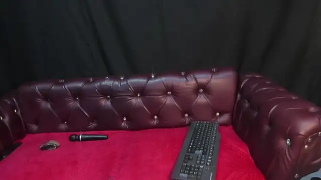 Scarlett 14  online show from October 1, 2025, 3:33 am