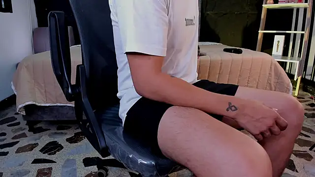 LiamDeep online show from July 14, 2026, 8:15 pm