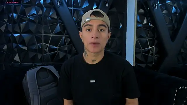 Snapshot of LiamDeep chatting on March 20, 2026, 8:21 pm LiamDeep online show from March 20, 2026, 8:21 pm