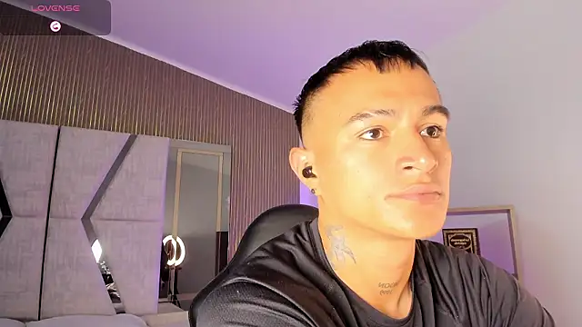 LiamDeep online show from February 14, 2026, 8:09 pm