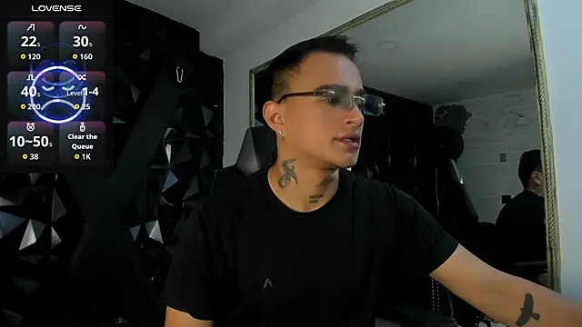 Snapshot of LiamDeep chatting on March 16, 2026, 9:17 pm LiamDeep online show from March 16, 2026, 9:17 pm